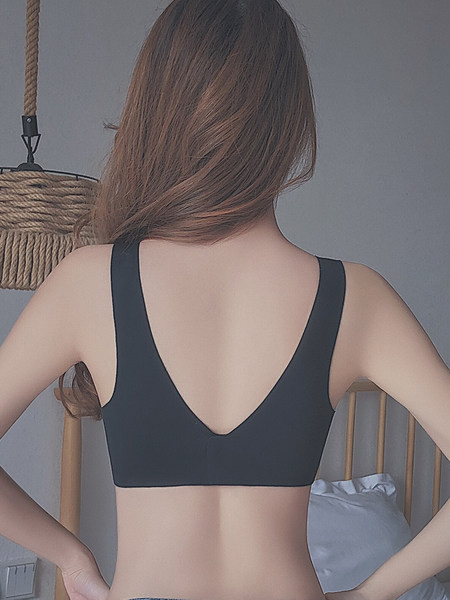 Naiste rinnahoidja tüüpi laiade rihmadega rinnahoidja