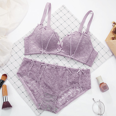 Pesu rinnahoidjast ja bikiinidest - neli värvi