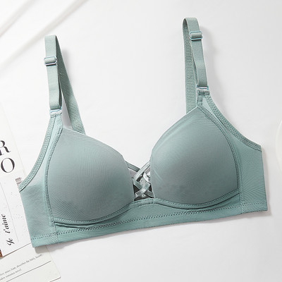Κομψό γυναικείο σουτιέν με απλό μοντέλο 