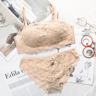 Stiilne naiste intiimne pitskomplekt rinnakatest ja bikiinidest