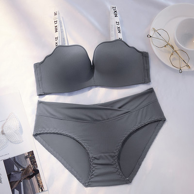 Intiimne naiste bokserite ja rinnahoidja komplekt