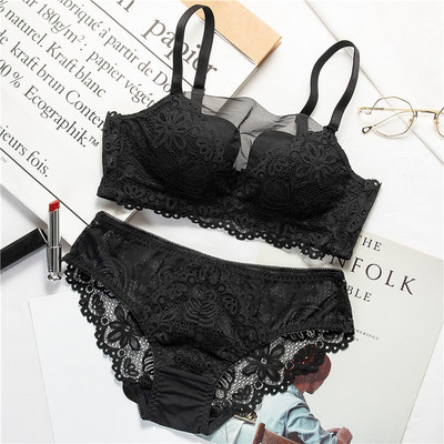 Kaasaegne intiimne naiste komplekt võrgu ja pitsiga