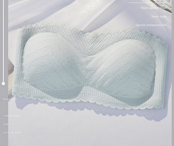 Moodne naiste rinnakorv kahes mudelis