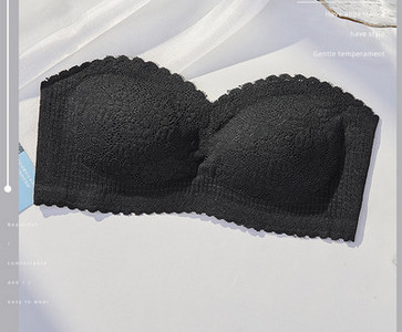 Moodne naiste rinnakorv kahes mudelis