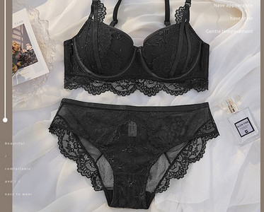 Naiste kaasaegne pitsikomplekt reguleeritavate rihmadega