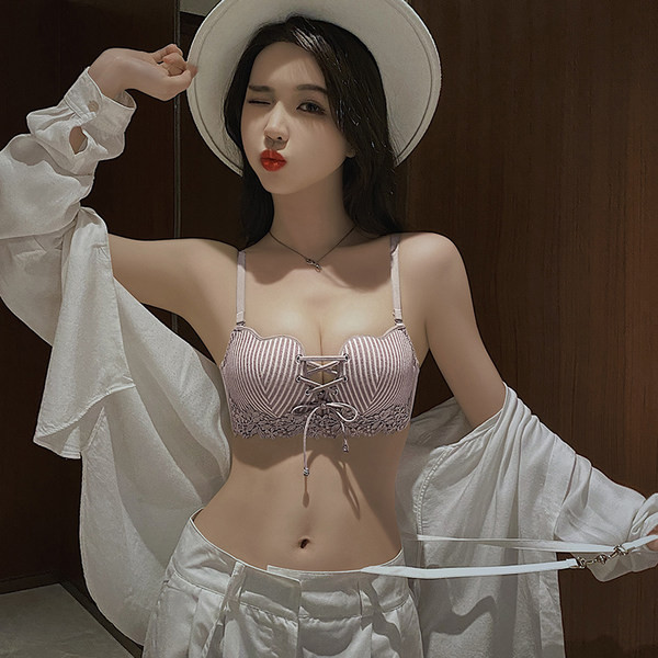 Stiilne intiimne naiste rinnahoidja komplekt lipsude ja bikiinidega