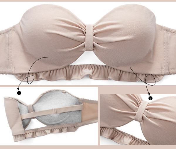 Praegune intiimne naiste komplekt puhtast rinnahoidjast ja bikiinimudelist