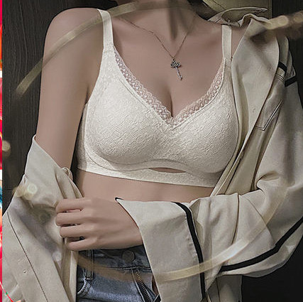 Naiste pitsrinnahoidja kolmnurksete topsidega