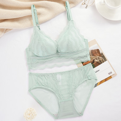 Női csipkekészlet - melltartóval és bikinivel