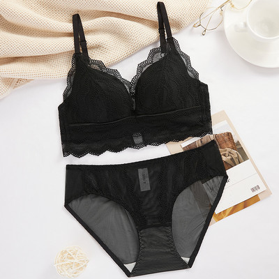 Női csipkekészlet - melltartóval és bikinivel