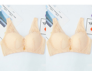 Naiste pitsrinnahoidja kolmnurksete topside ja laiade rihmadega