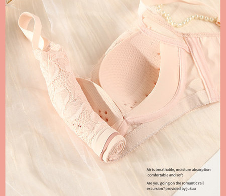 Komplekt kahest pitsiga rinnahoidjast