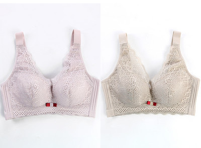 Kahest pitsist rinnahoidja komplekt kolmnurksete topsidega