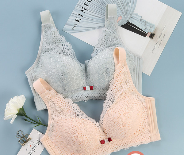 Kahest pitsist rinnahoidja komplekt kolmnurksete topsidega