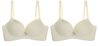 Kahest vormivast naiste rinnahoidjast koosnev komplekt