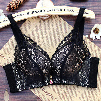 Moodne pitsrinnahoidja klassikalise kupliga