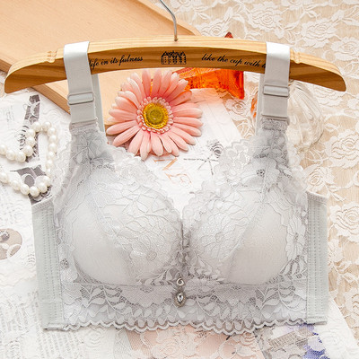 Μοντέρνο γυναικείο σουτιέν styling με δαντέλα