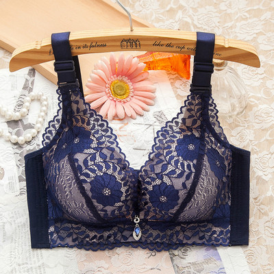 Μοντέρνο γυναικείο σουτιέν styling με δαντέλα