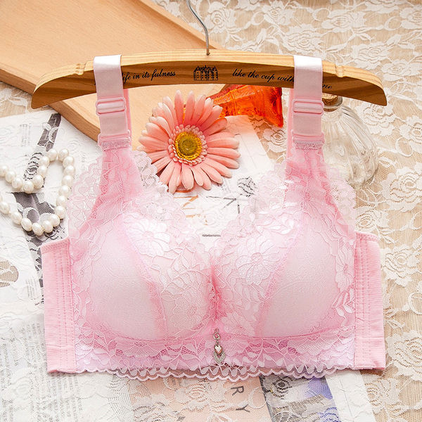 Μοντέρνο γυναικείο σουτιέν styling με δαντέλα