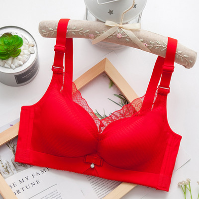 Naiste rinnahoidja paela ja pitsiga