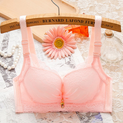 Pitsi ja metallist kaunistusega naiste rinnahoidja