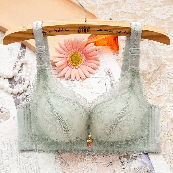 Pitsi ja metallist kaunistusega naiste rinnahoidja