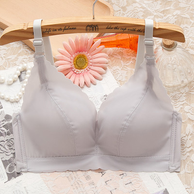 Naiste kolmnurksete topsidega rinnahoidja