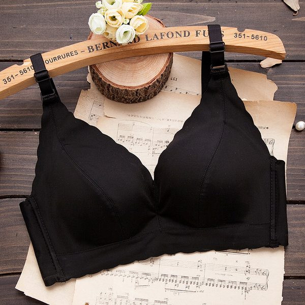 Naiste kolmnurksete topsidega rinnahoidja