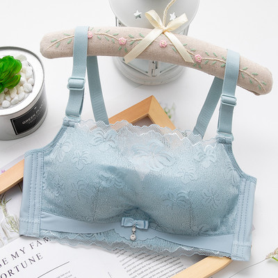 Naiste pitsiga rinnahoidja - rinnakamat tüüpi