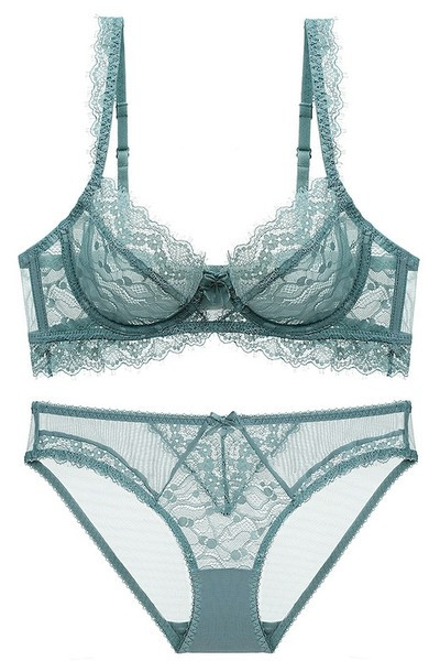 Naiste pitsiga komplekt