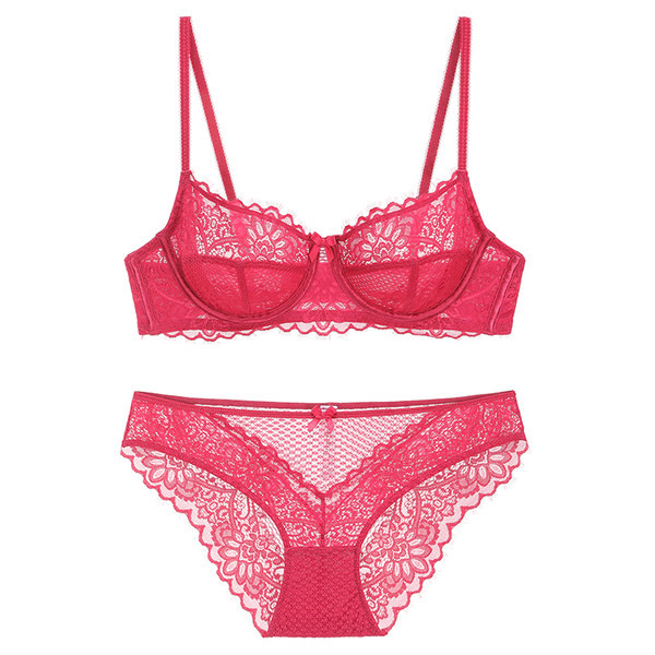 Γυναικεία δαντελένια εσώρουχα σε δύο μέρη