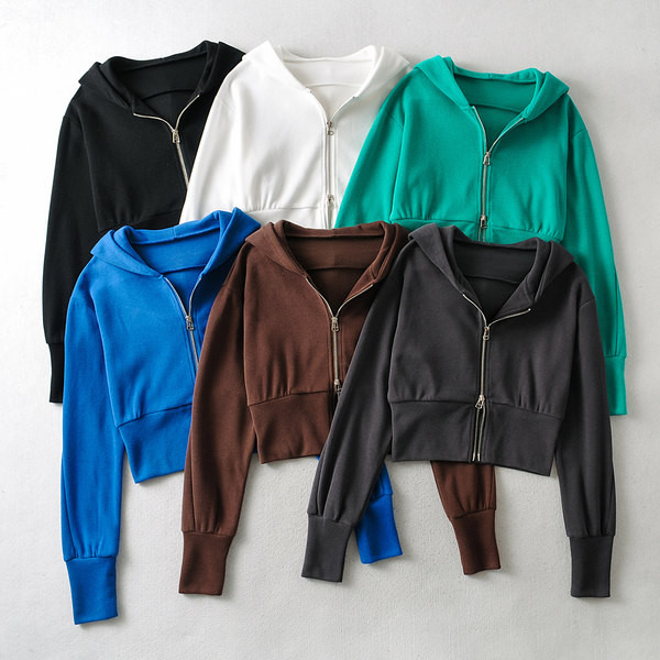 Naiste lühike kapuutsiga ja kinnitusega dressipluus