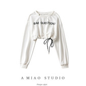 Naiste lühike pluus ümara kaelusega ja kirjaga