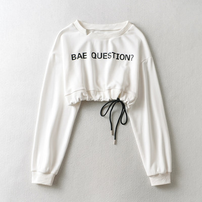 Naiste lühike pluus ümara kaelusega ja kirjaga