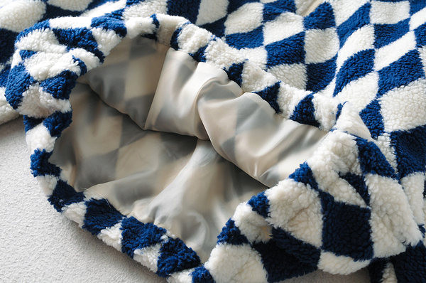 Tõmbluku ja kõrge kraega naiste suleline dressipluus