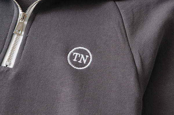 Naiste dressipluus klassikalise krae ja lukuga