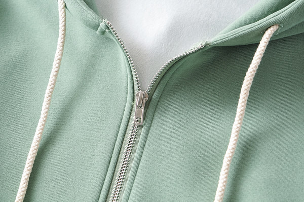 Lihtne naiste kapuutsiga dressipluus