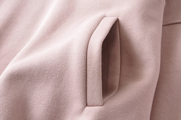 Naiste suhkur luku ja taskutega