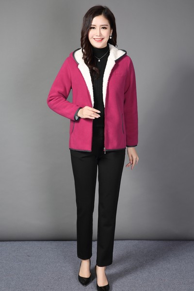 Igapäevane kapuutsiga dressipluus - naistele