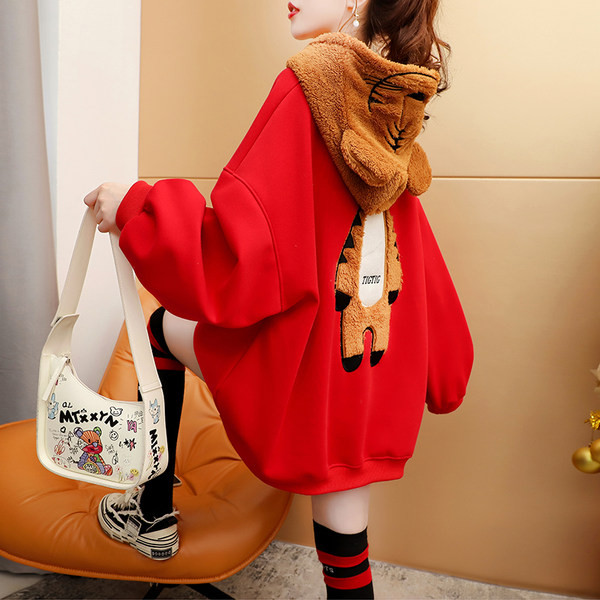 Lai naiste dressipluus 3D-rakendusega seljal