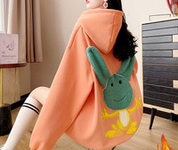 Γυναικείο φαρδύ φούτερ με 3D απλικέ και κουκούλα