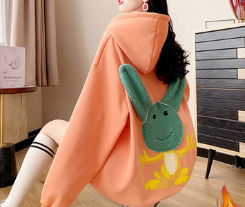 Γυναικείο φαρδύ φούτερ με 3D απλικέ και κουκούλα