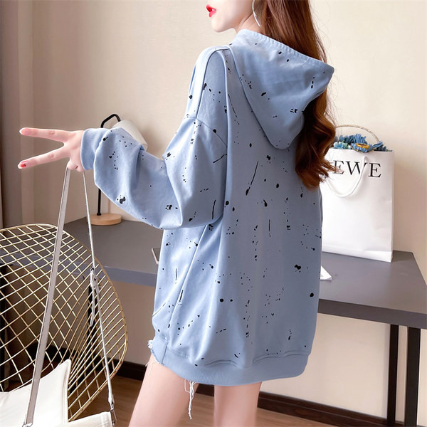 Laia mudeliga naiste dressipluus värvitrükiga ja kapuutsiga