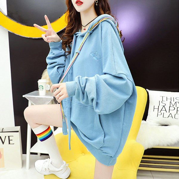 Laia mudeliga naiste dressipluus kapuutsi ja taskutega