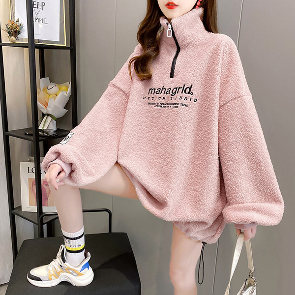 Tikandite ja kõrge kraega naiste dressipluus