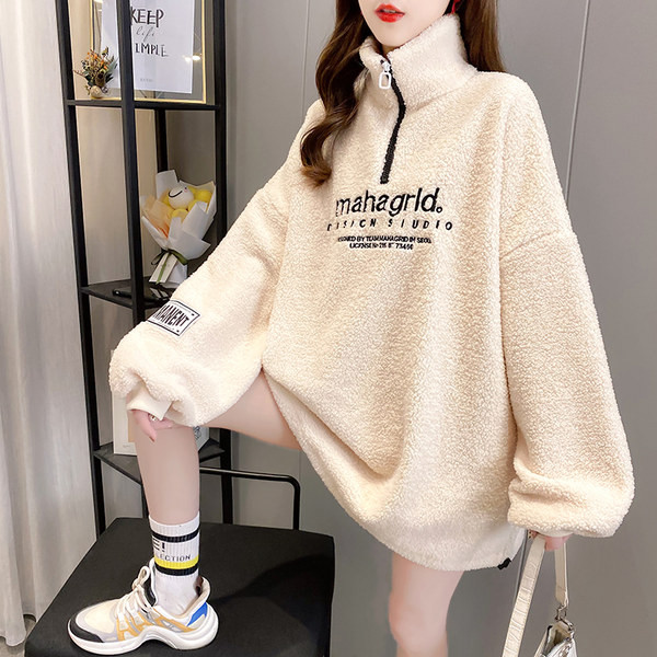 Tikandite ja kõrge kraega naiste dressipluus