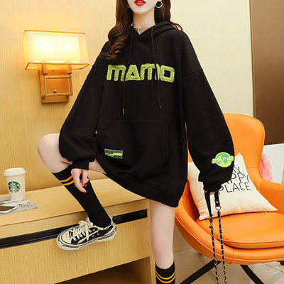 Pika mudeli naiste dressipluus 3D elemendiga kapuutsil