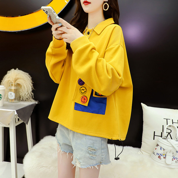 Naiste dressipluus mitu mudelit aplikatsiooniga