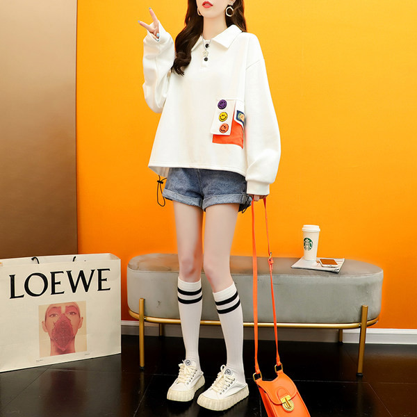 Naiste dressipluus mitu mudelit aplikatsiooniga