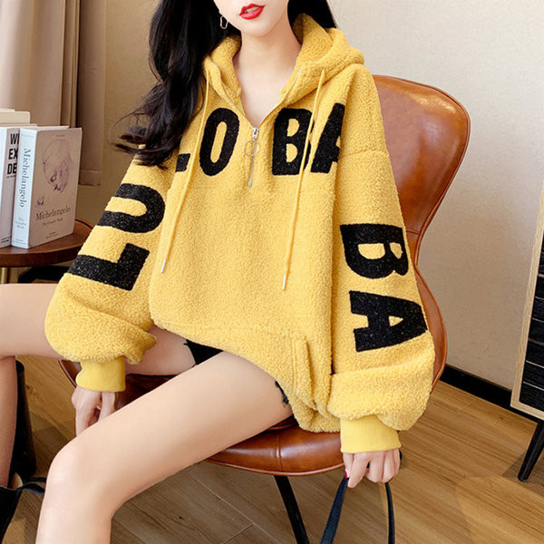 Γυναικείο πουπουλένιο φαρδύ φούτερ με τρισδιάστατο στοιχείο και επιγραφή